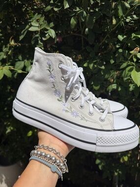 Converse Chuck All Star Lift Platform Shoes W8.5 Floral Embroidery Whimsical.